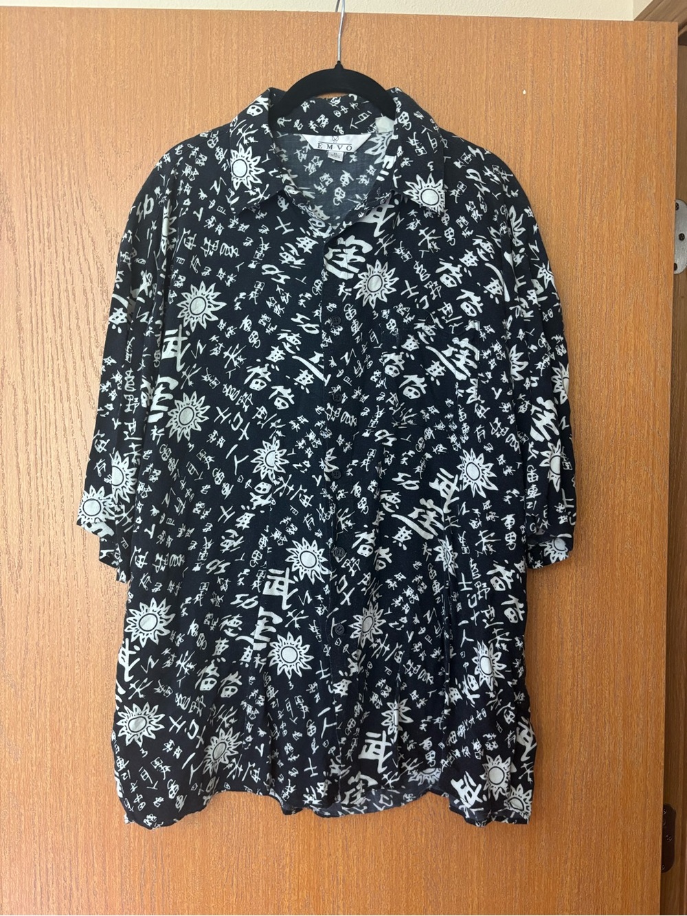 Casual Black & White Graphic Button-Down Shirt